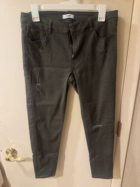 Kensie Olive Skinny Jeans with Subtle Distressing